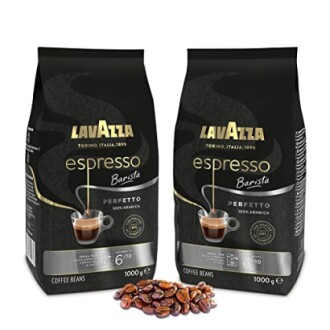 Deux paquets de grains de café Lavazza Espresso Barista.